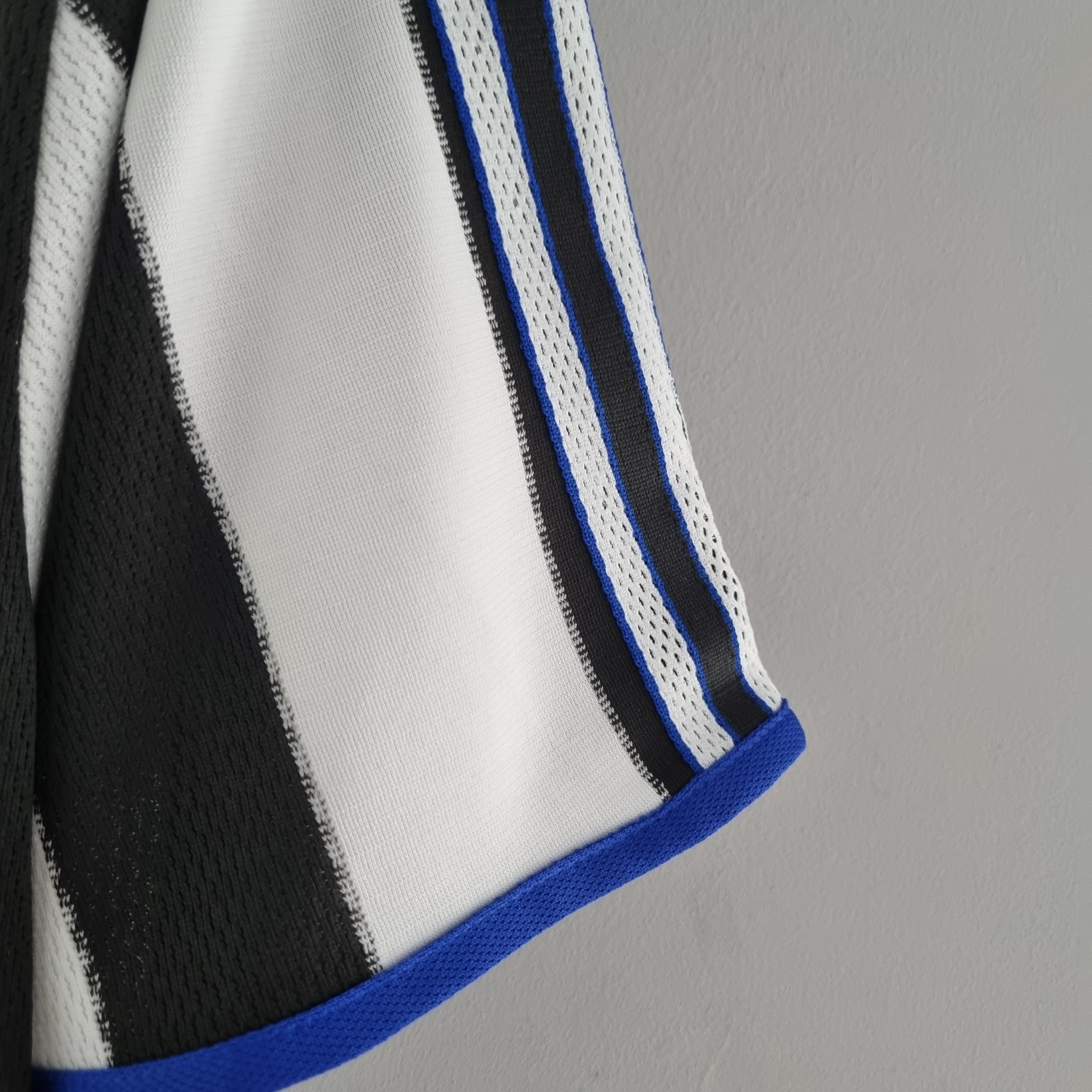 Newcastle Home Jersey 2000/01 Retro